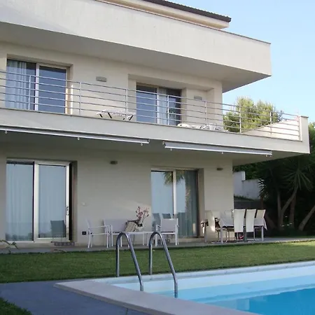 Apartament In Moderna Con Piscina Noto