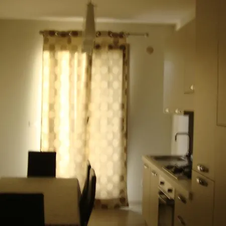 Apartament In Moderna Con Piscina *
