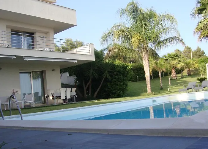 In Moderna Con Piscina Noto